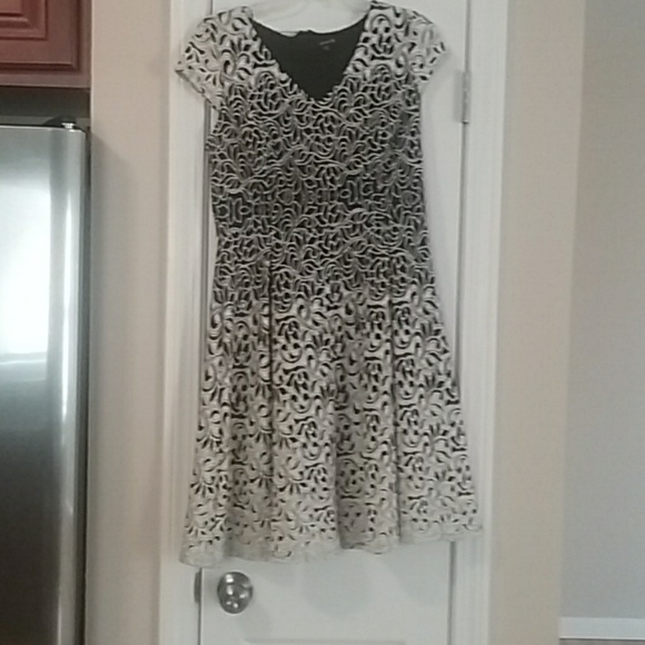 Dress - Picture 3 of 3